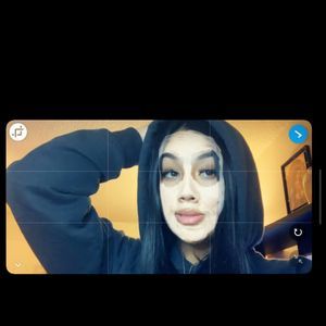 Meet your Posher, Leslie